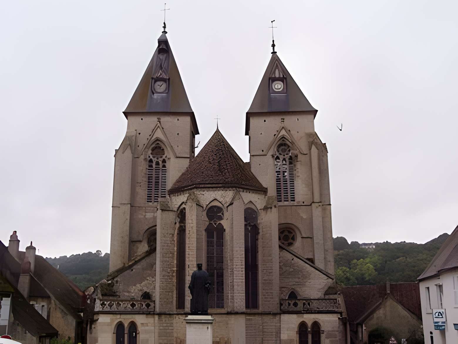 Église Saint-Pierre de Varzy 