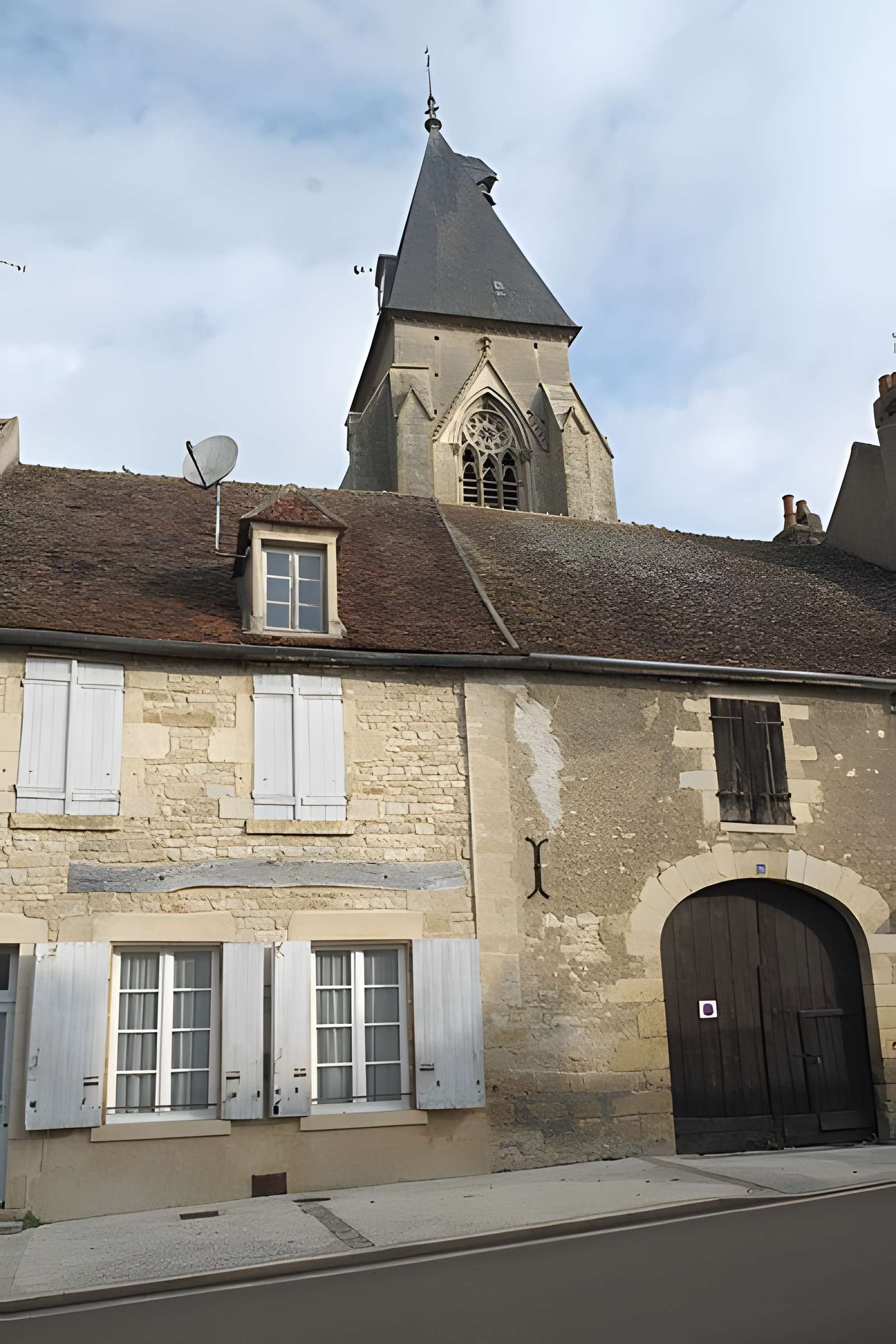 Église Saint-Pierre de Varzy