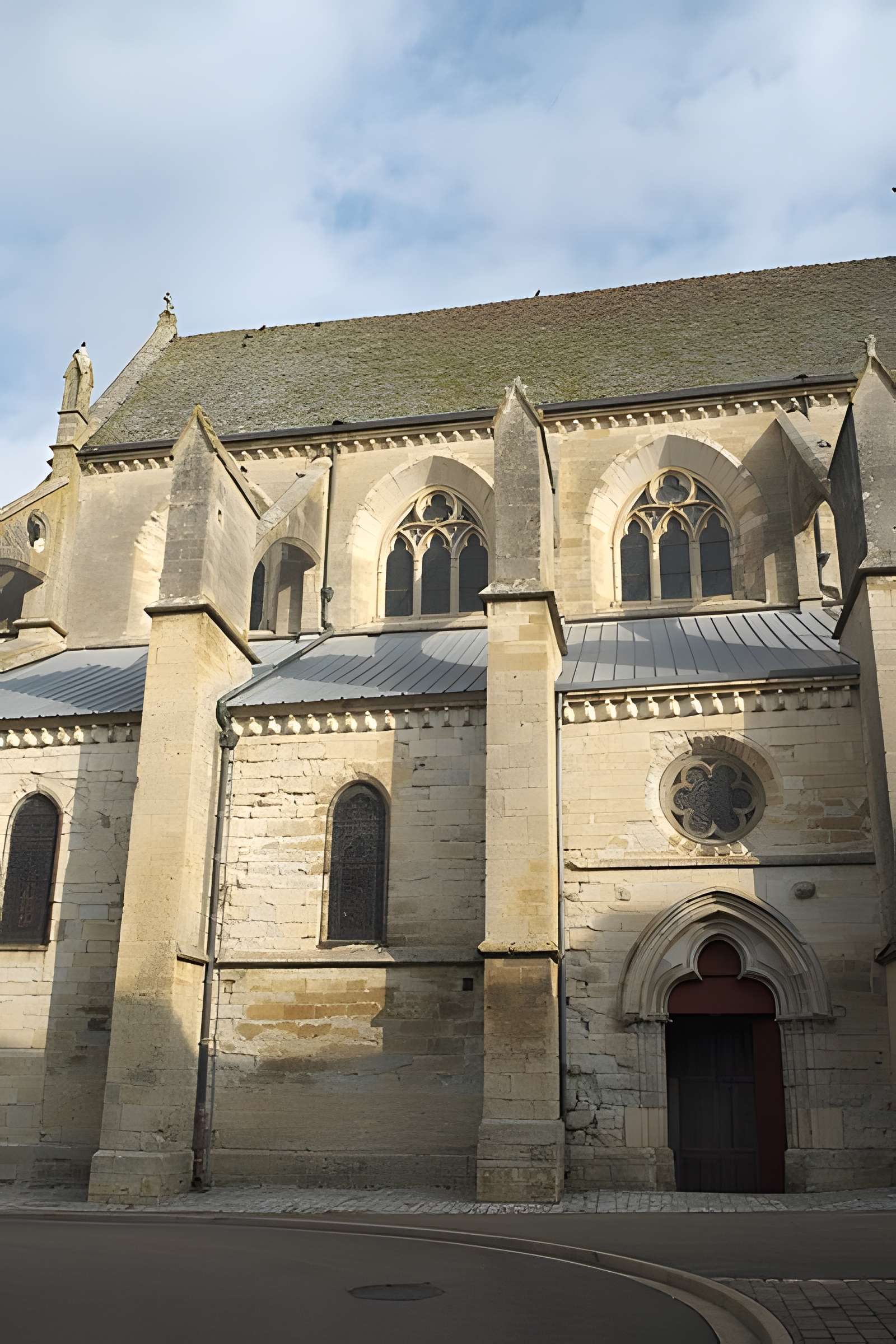 Église Saint-Pierre de Varzy