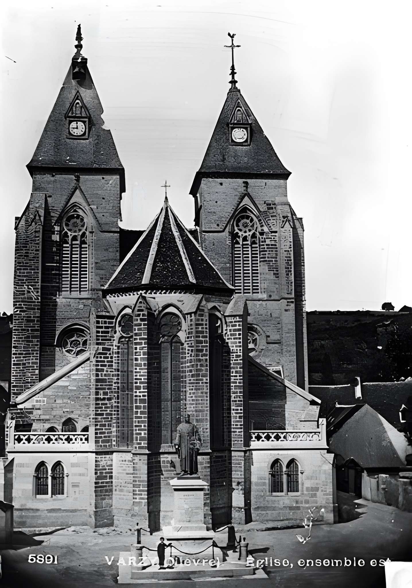 Église Saint-Pierre de Varzy