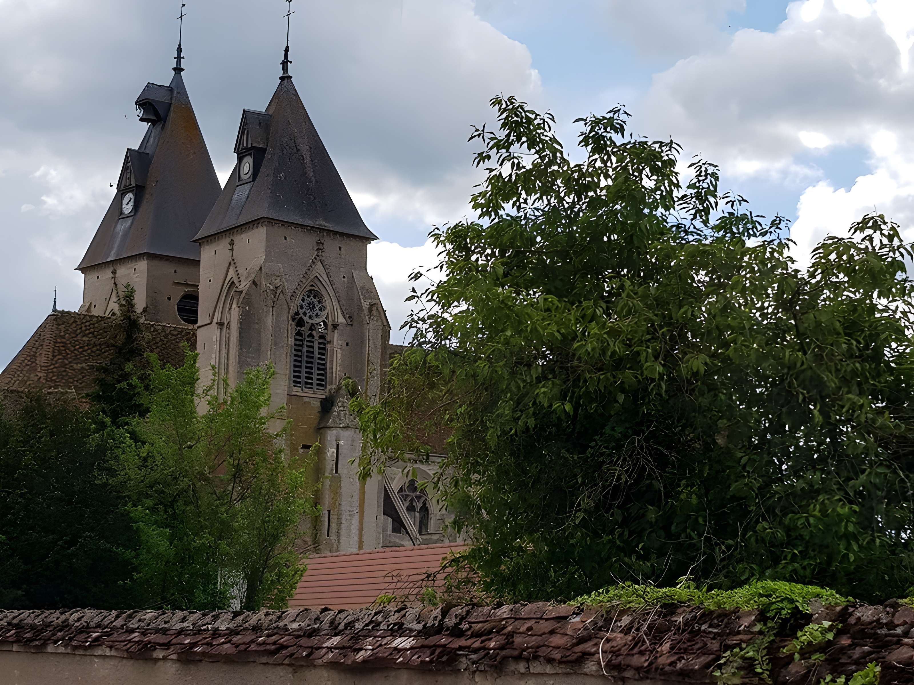 Église Saint-Pierre de Varzy