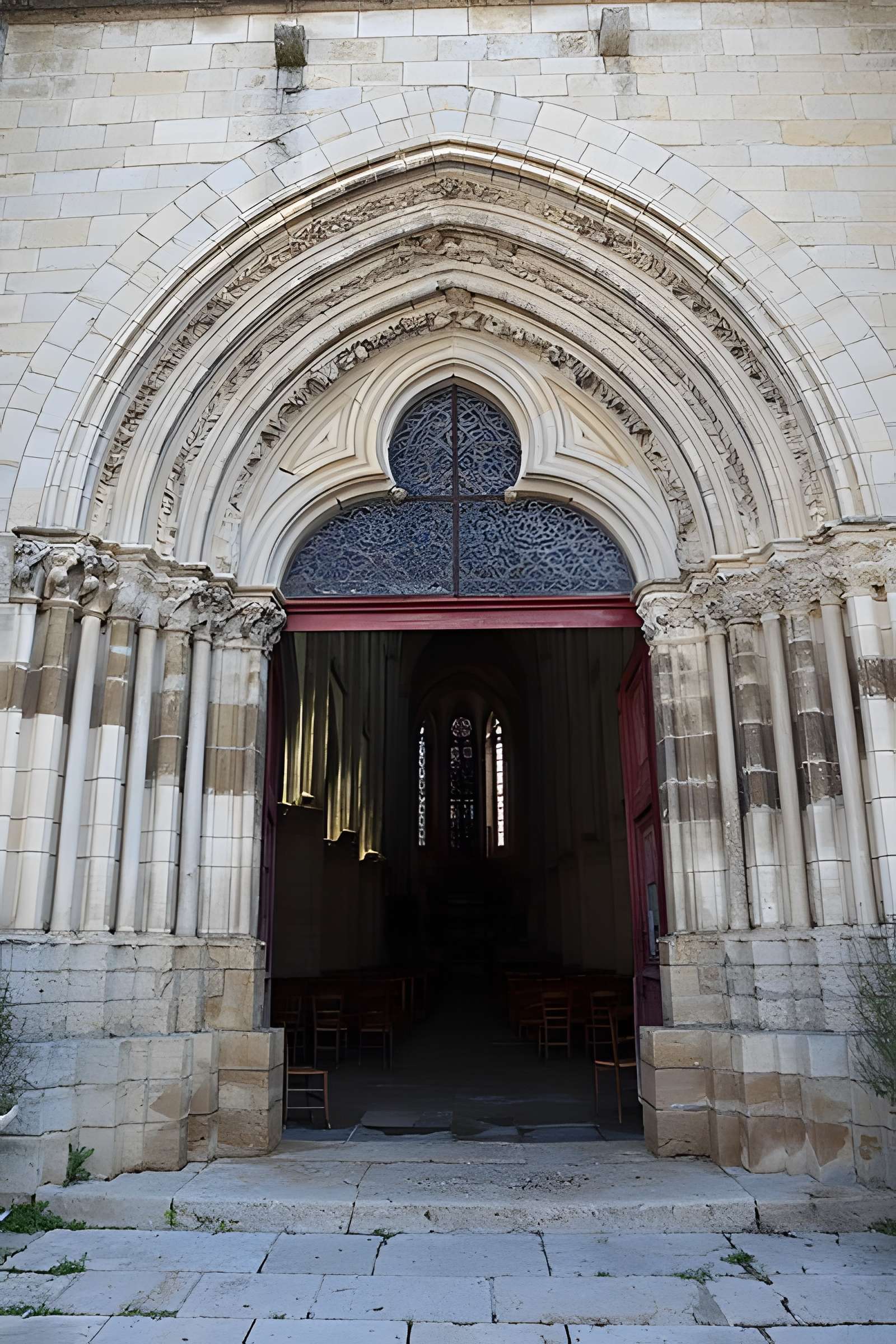 Église Saint-Pierre de Varzy