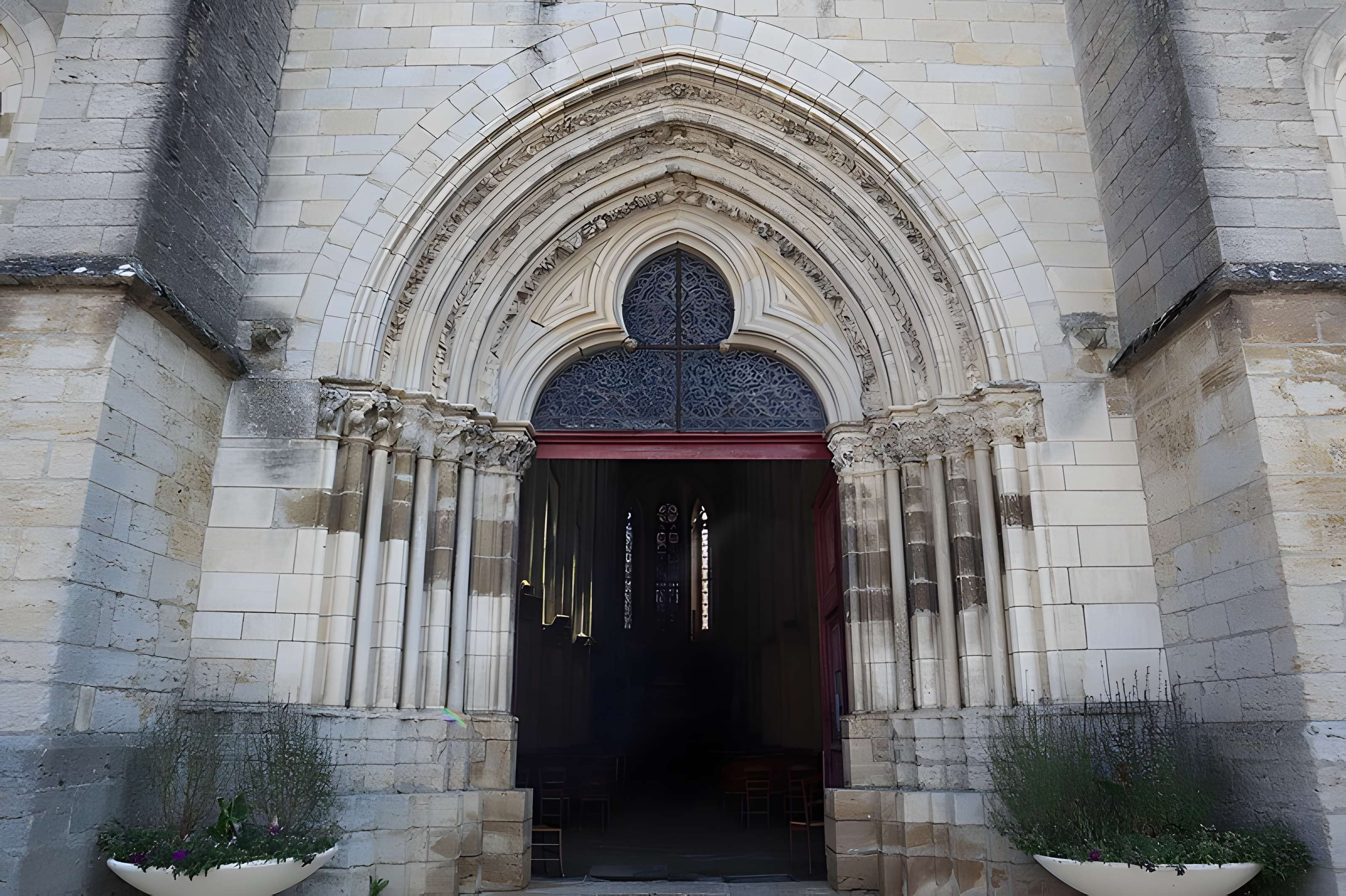 Église Saint-Pierre de Varzy