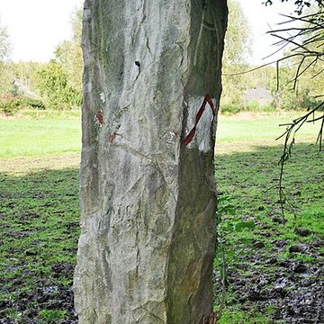 Borne au Queviron, sise au Marais-des-Six-Villes