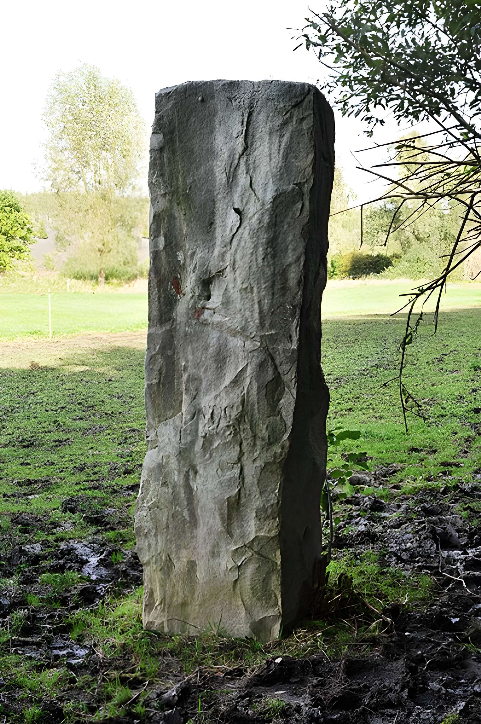 Borne au Queviron, sise au Marais-des-Six-Villes
