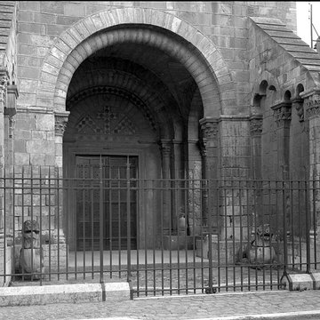 Église Saint-Pierre de Vienne