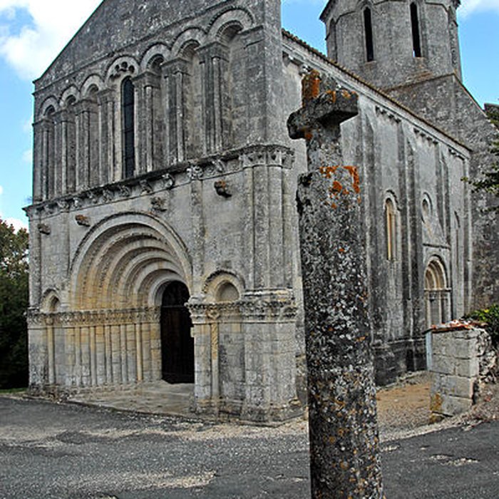 Photo de Église Saint-Pierre dÉchebrune