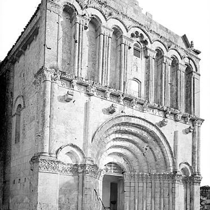 Photo de Église Saint-Pierre dÉchebrune