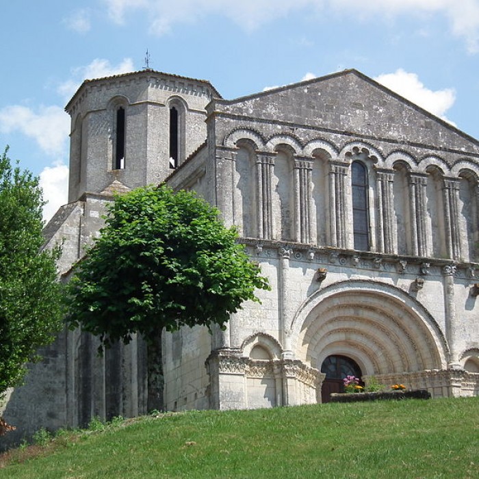 Photo de Église Saint-Pierre dÉchebrune