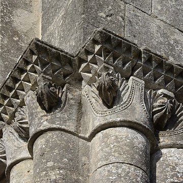 Église Saint-Pierre dÉchebrune