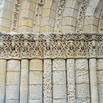 Église Saint-Pierre dÉchebrune