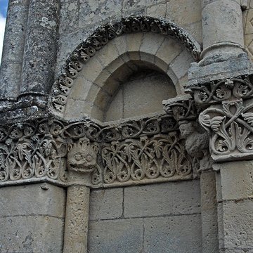 Église Saint-Pierre dÉchebrune