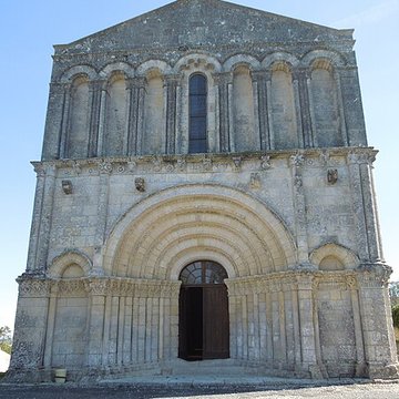 Église Saint-Pierre dÉchebrune