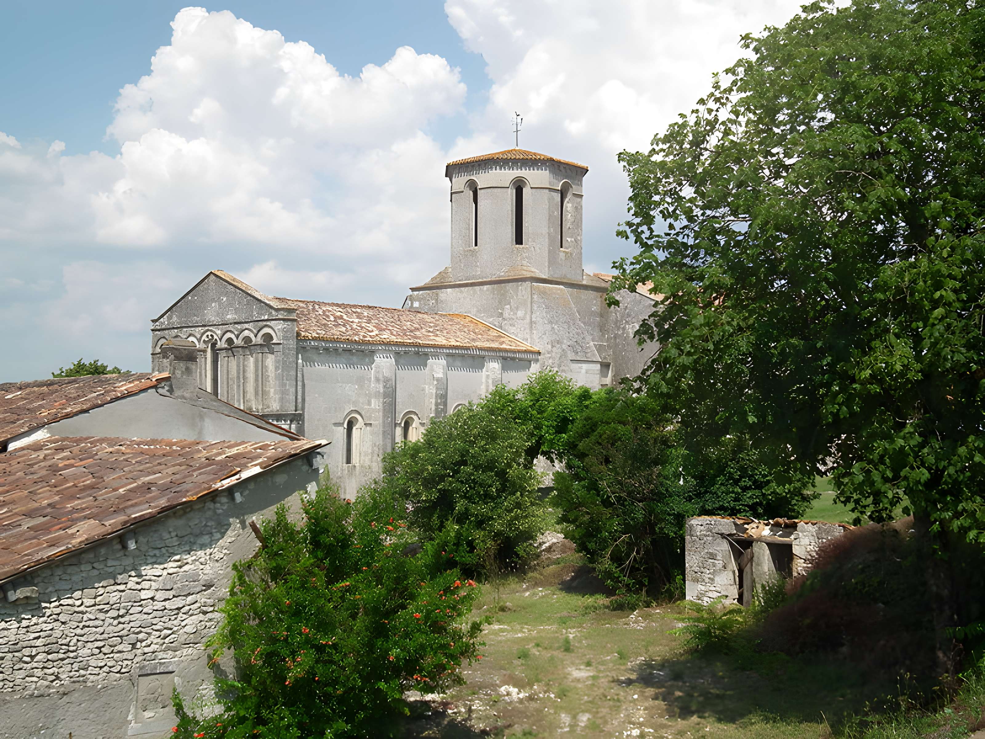 Église Saint-Pierre d'Échebrune