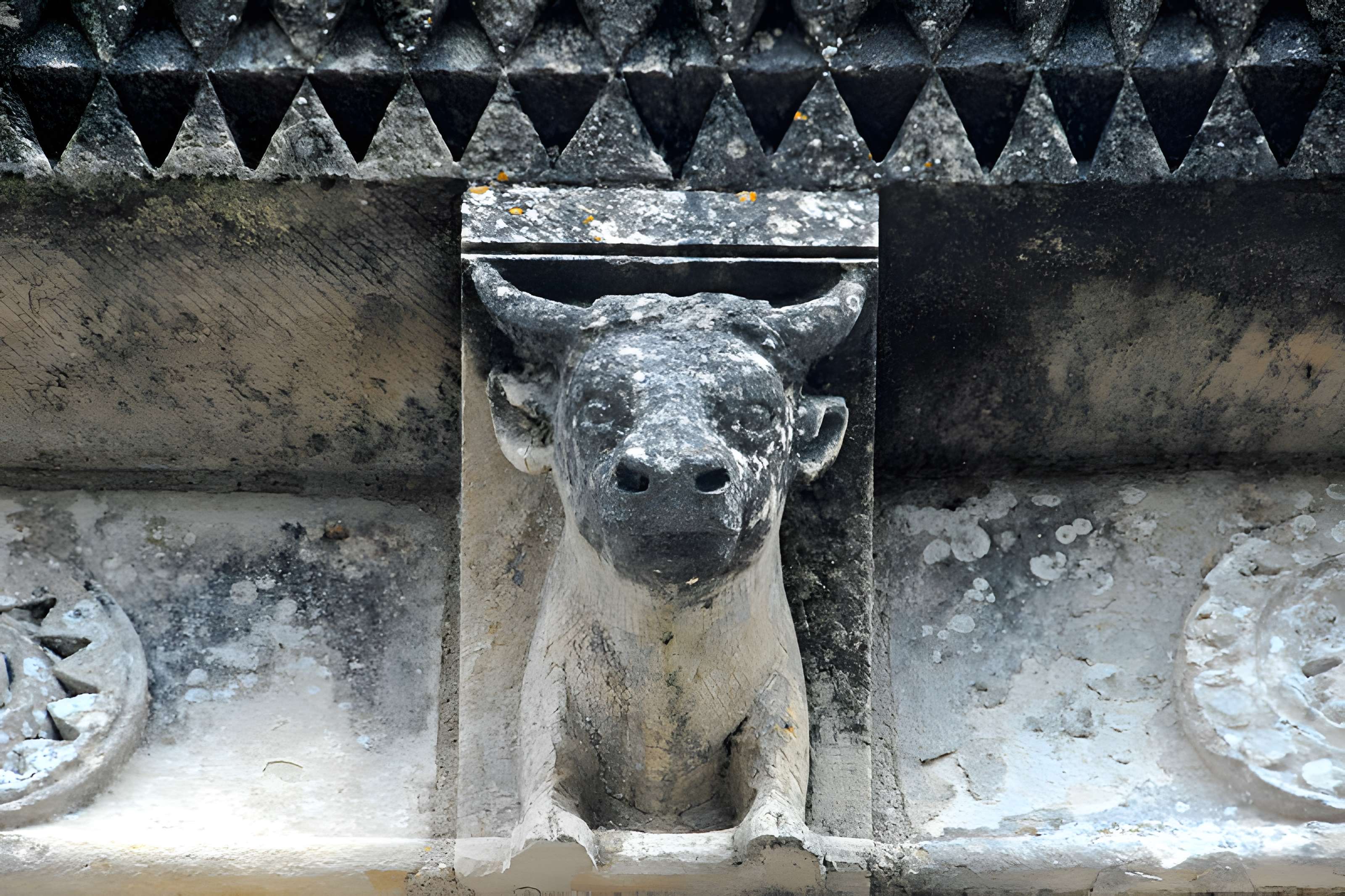 Église Saint-Pierre d'Échebrune