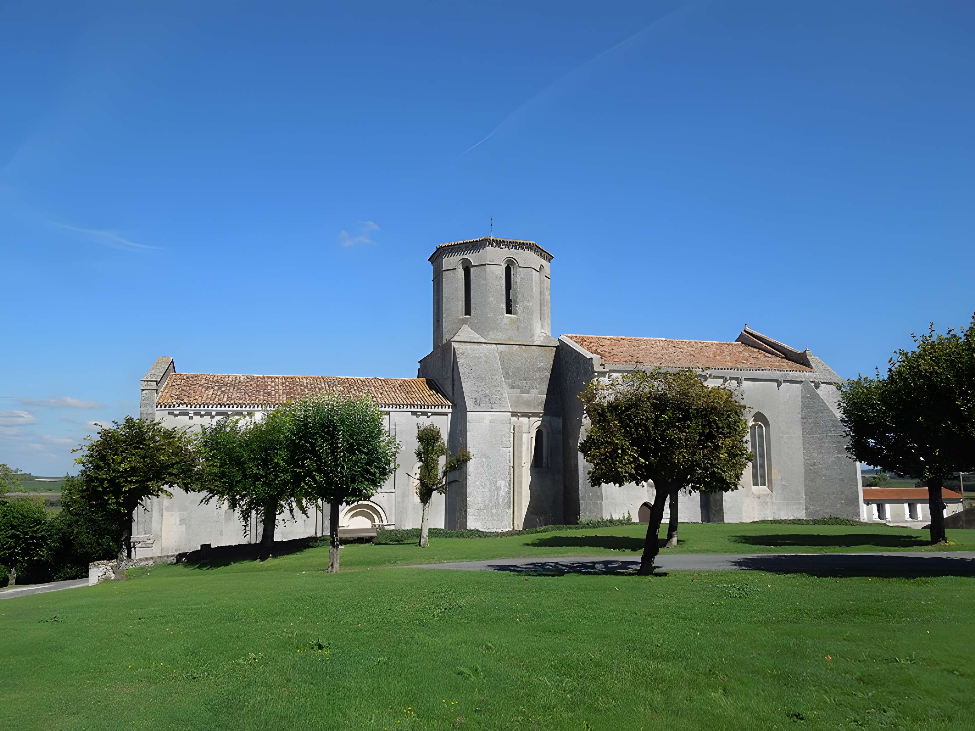Église Saint-Pierre d'Échebrune