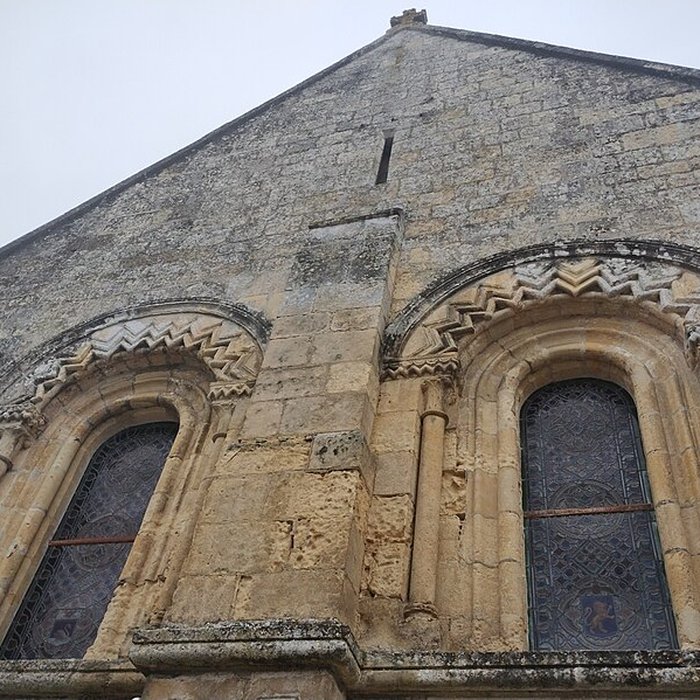 Photo de Église Saint-Pierre dOuézy