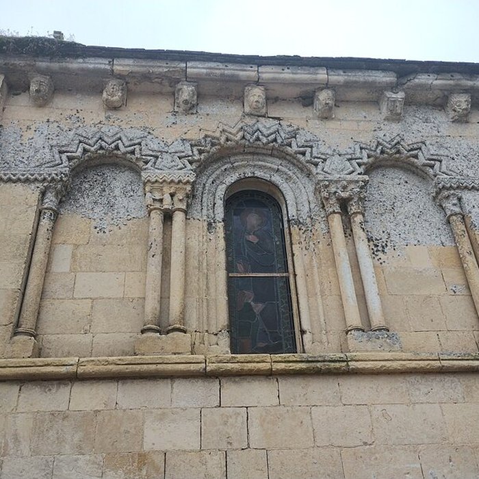 Photo de Église Saint-Pierre dOuézy