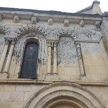 Église Saint-Pierre dOuézy