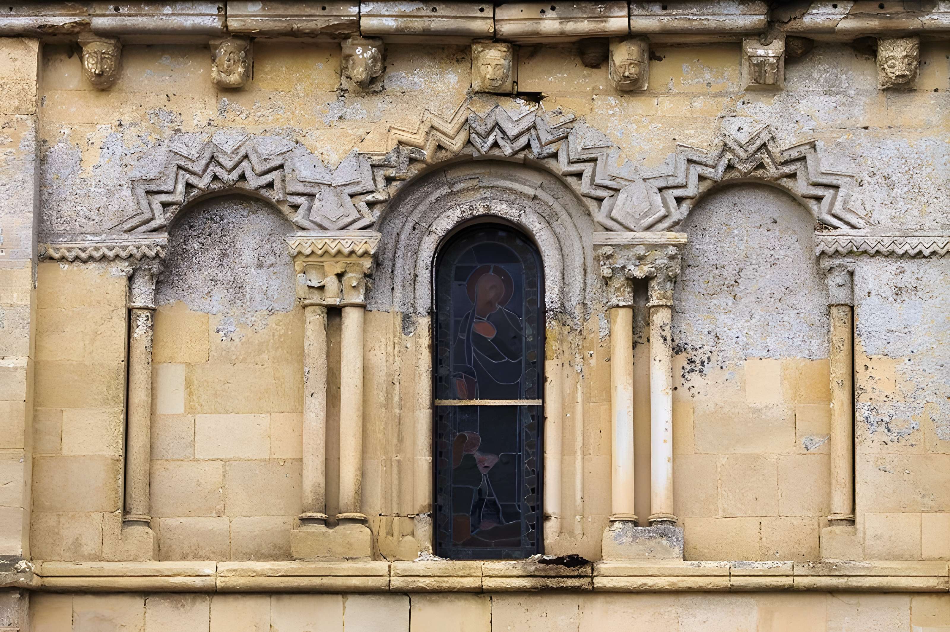 Église Saint-Pierre d'Ouézy 