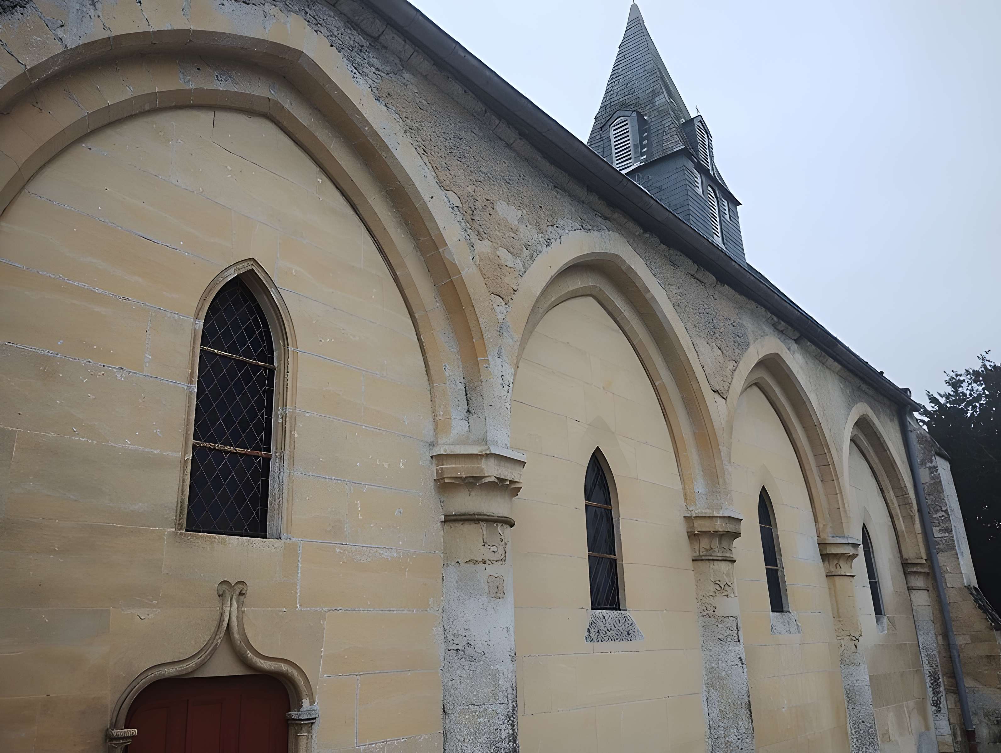 Église Saint-Pierre d'Ouézy