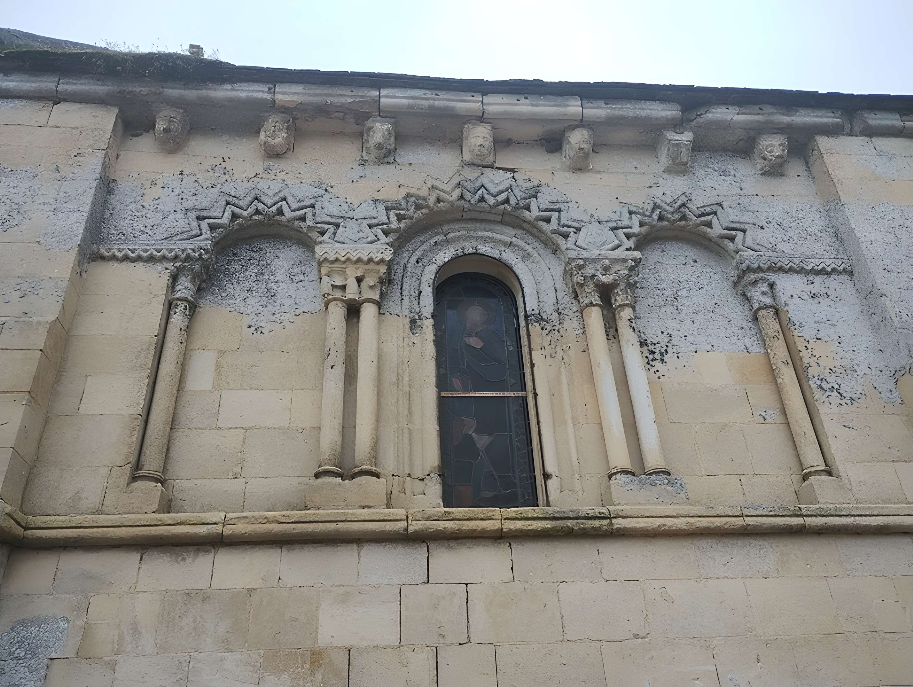 Église Saint-Pierre d'Ouézy