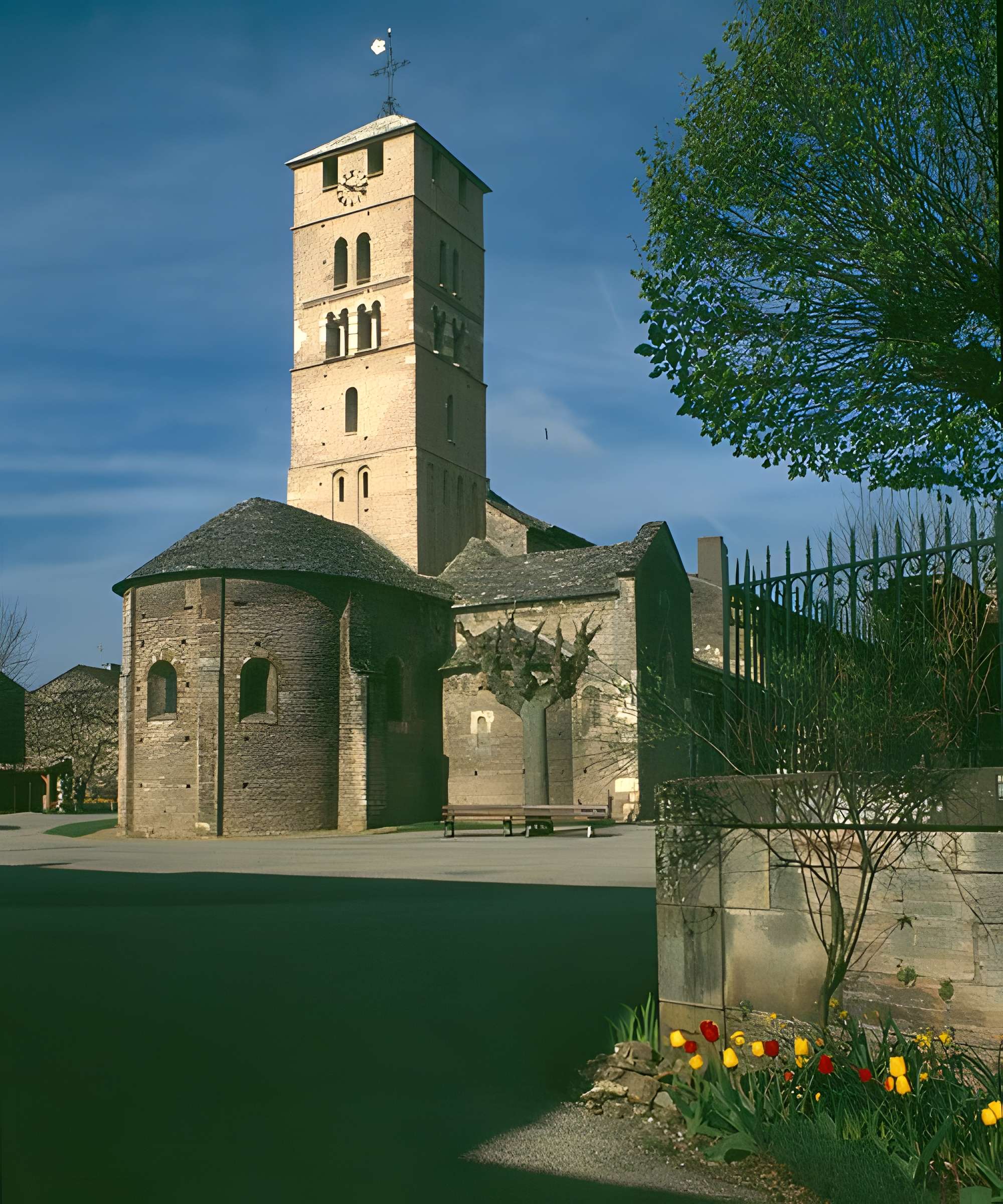 Église Saint-Pierre d'Uchizy