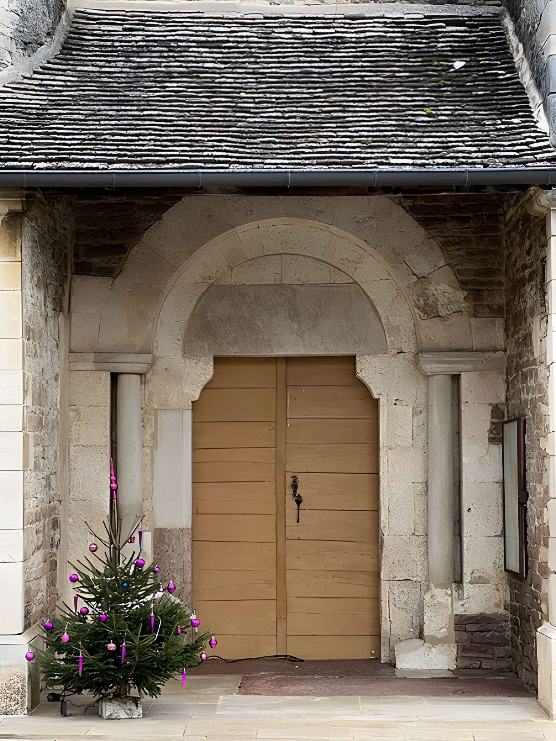 Église Saint-Pierre d'Uchizy