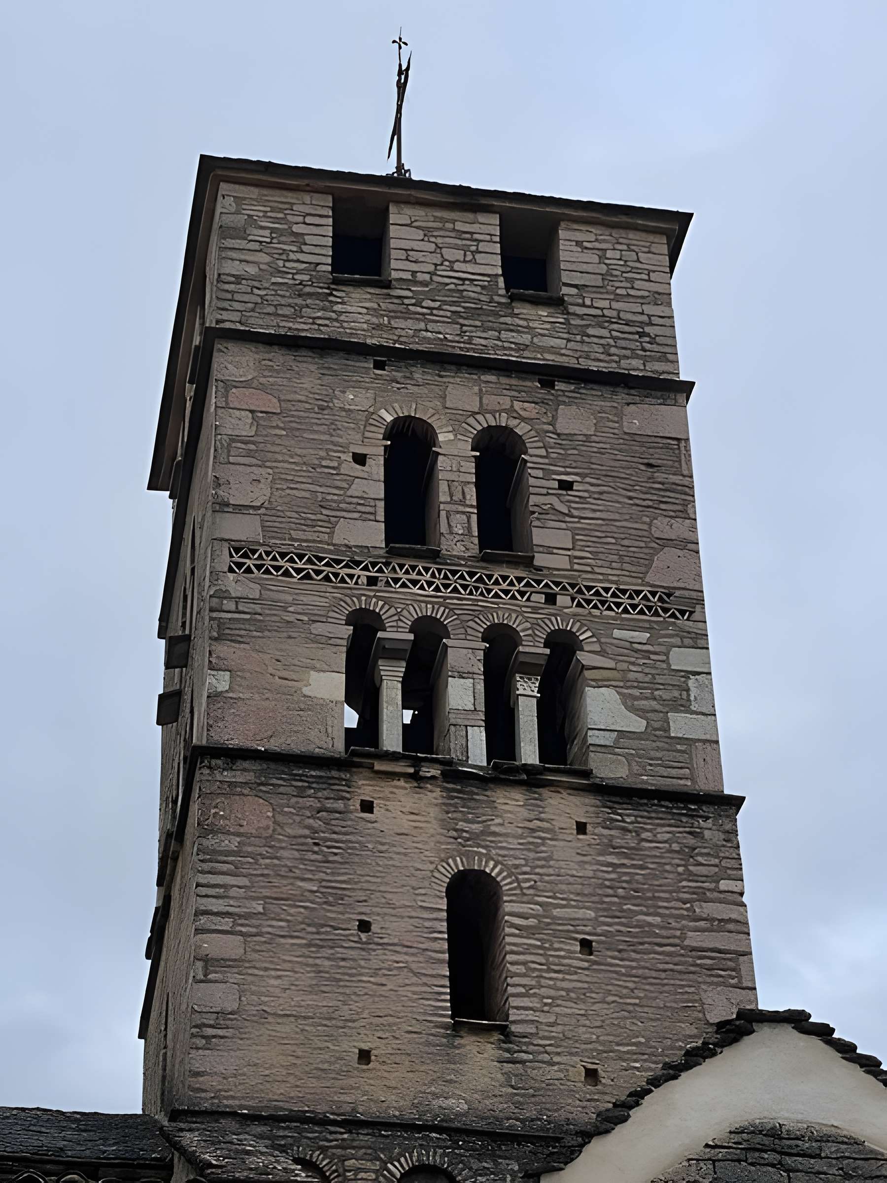 Église Saint-Pierre d'Uchizy