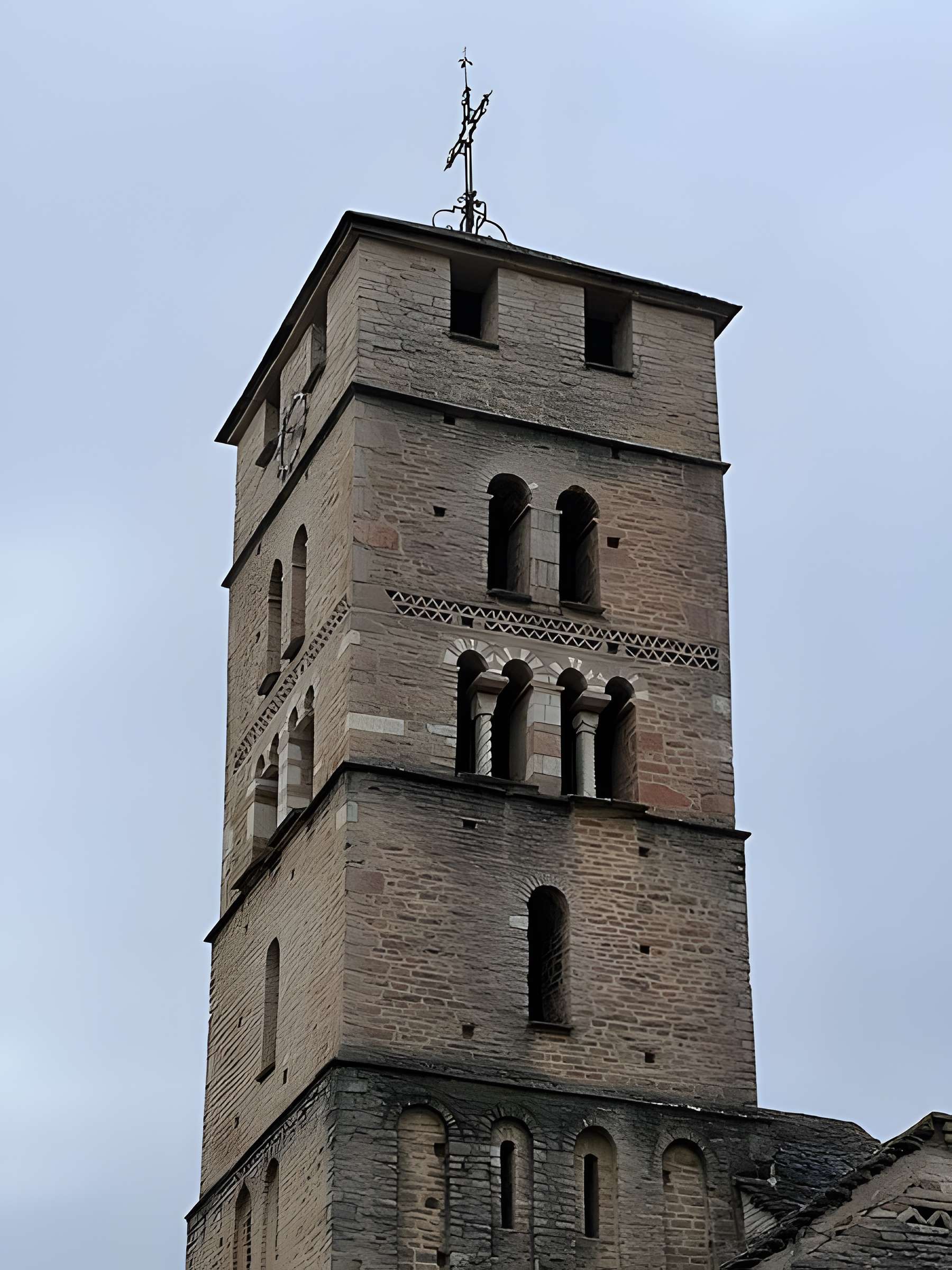 Église Saint-Pierre d'Uchizy