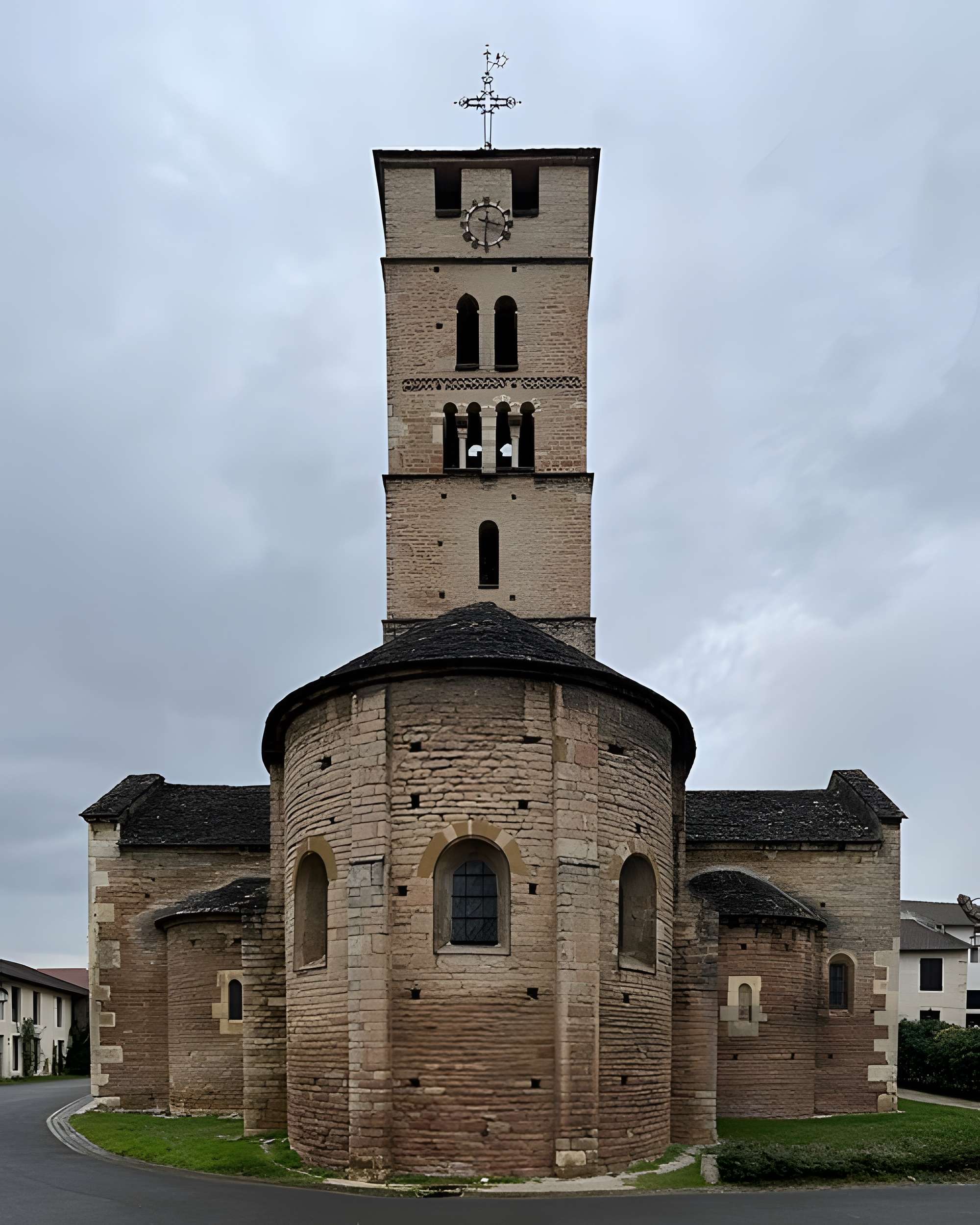 Église Saint-Pierre d'Uchizy