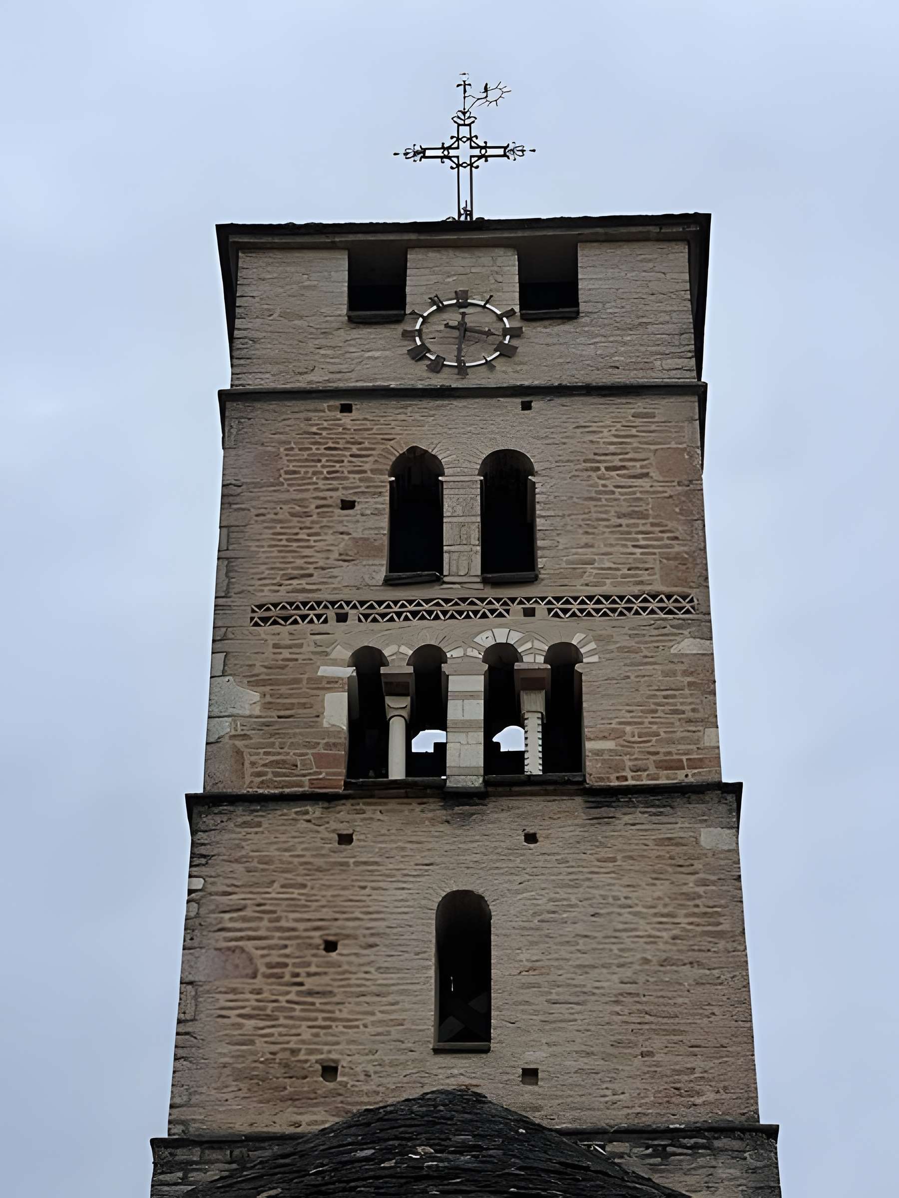 Église Saint-Pierre d'Uchizy
