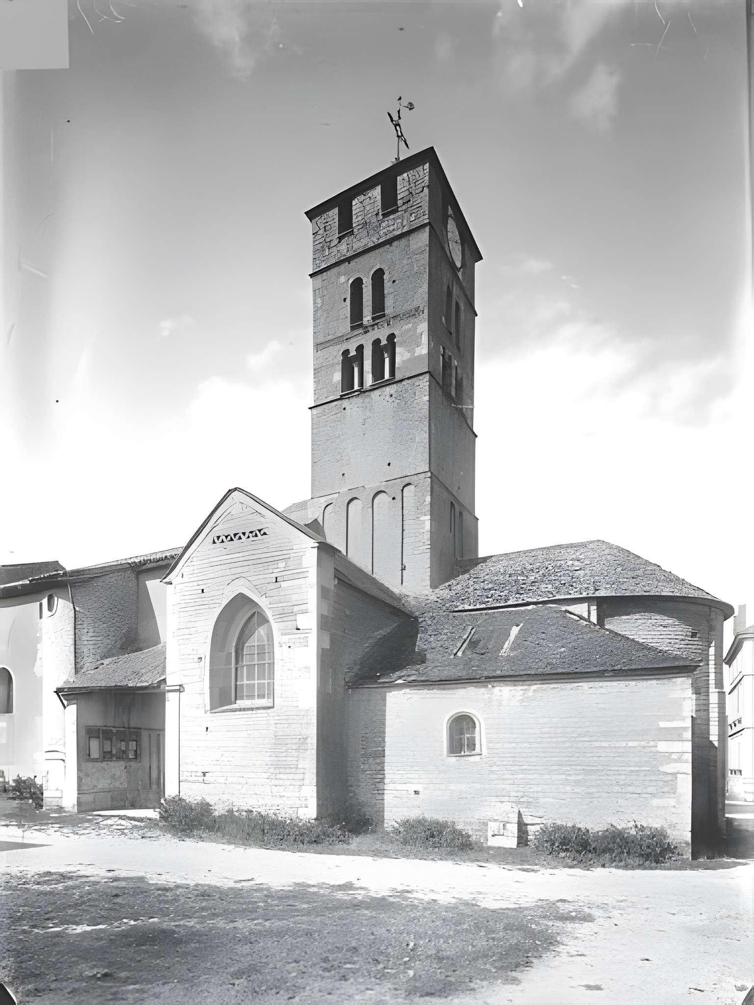 Église Saint-Pierre d'Uchizy
