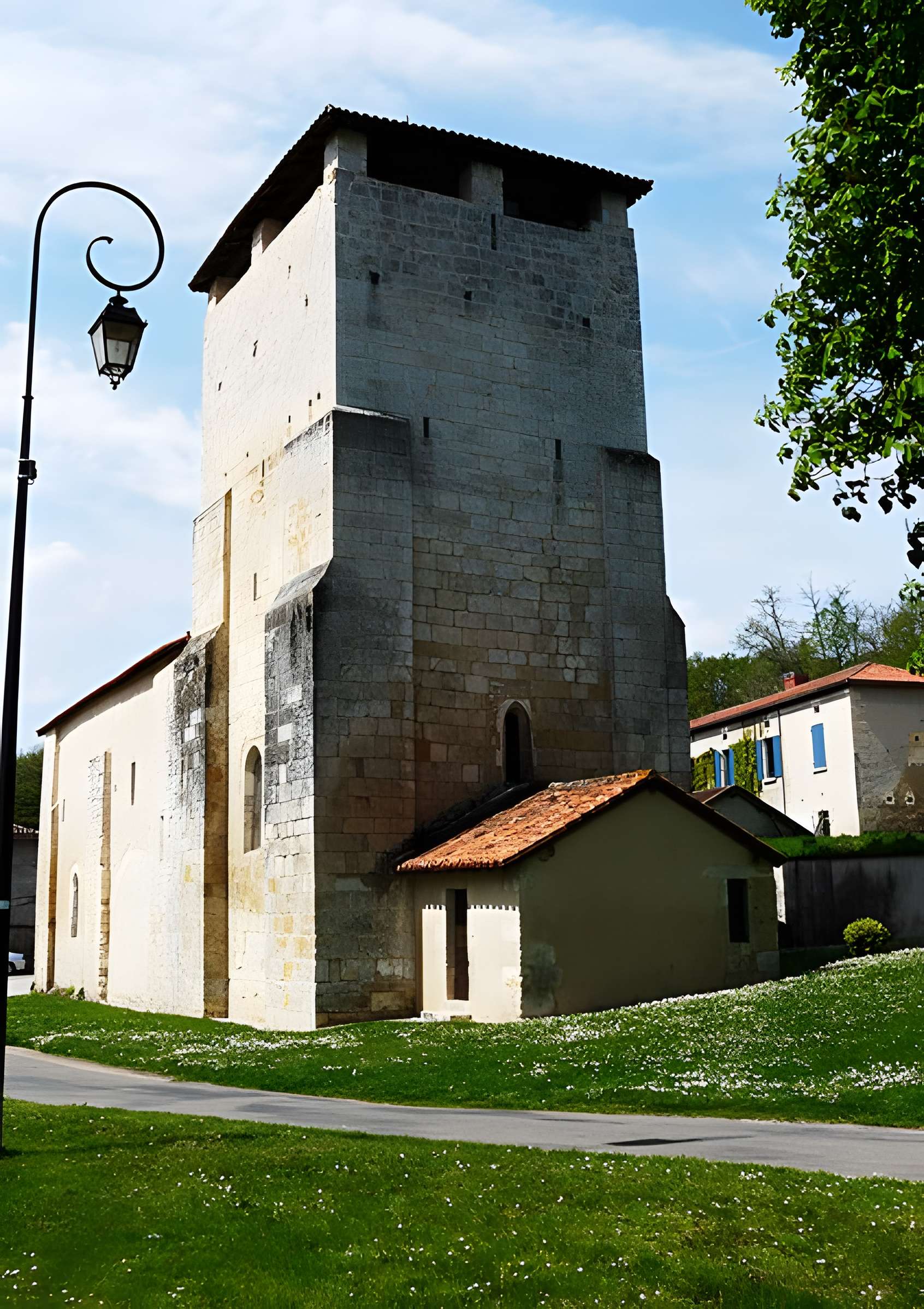 Église Saint-Pierre et Saint-Paul de Bussac