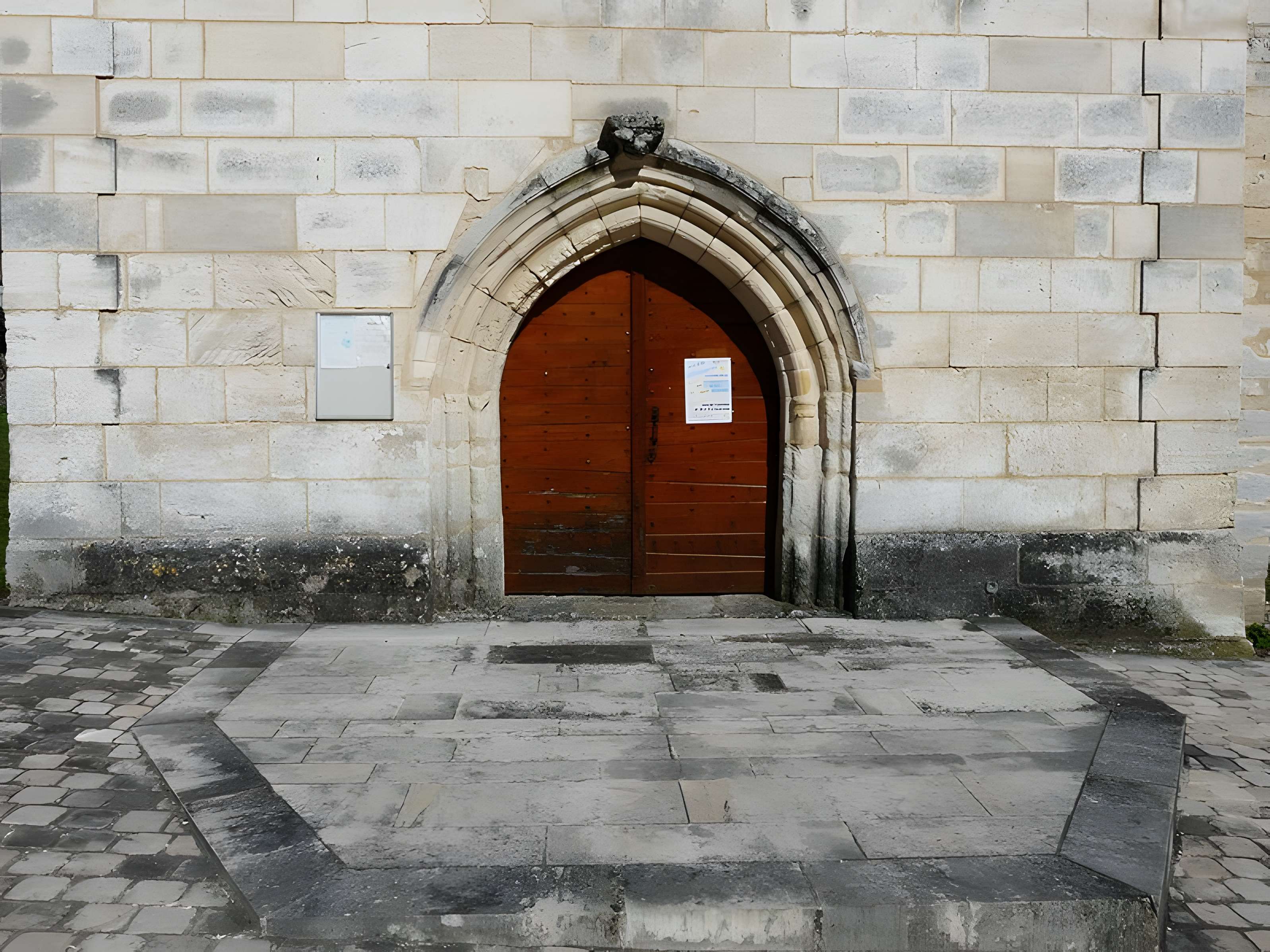 Église Saint-Pierre et Saint-Paul de Bussac
