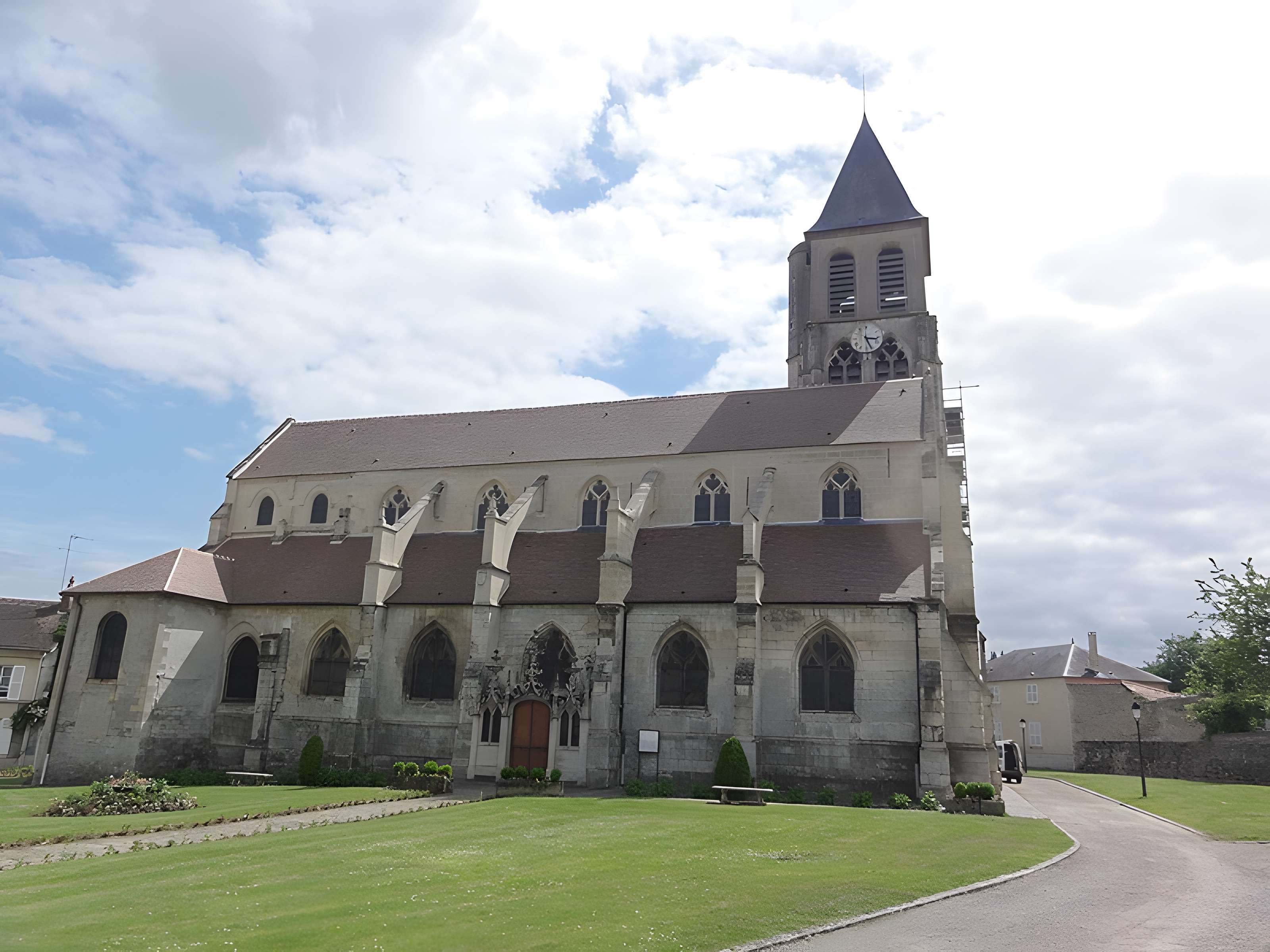 Église Saint-Pierre et Saint-Paul de Précy-sur-Oise