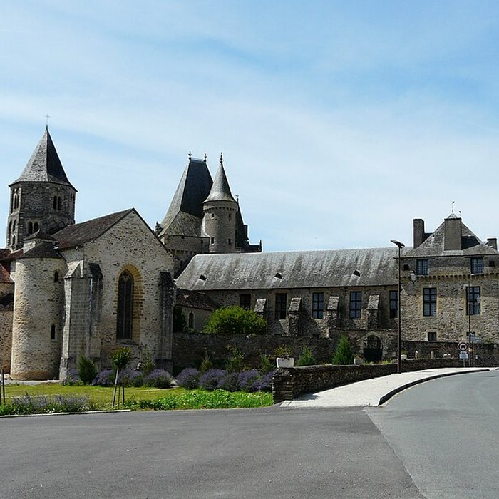 Photo de Église Saint-Pierre-ès-Liens de Jumilhac-le-Grand
