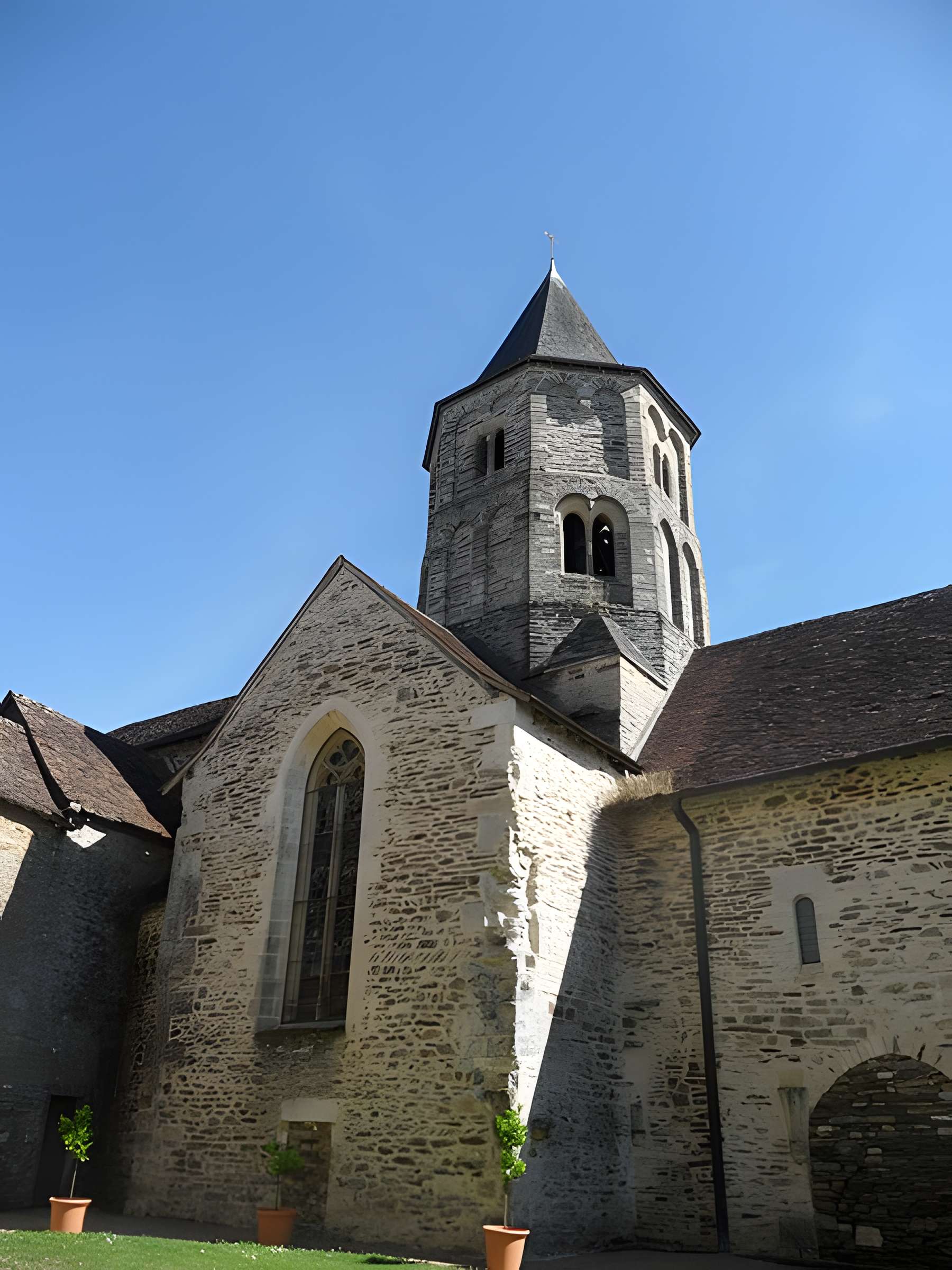 Église Saint-Pierre-ès-Liens de Jumilhac-le-Grand