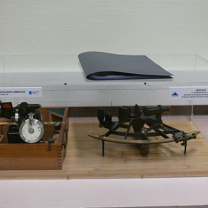 Photo de Observatoire de lInstitut de mathématiques appliquées et dastronomie