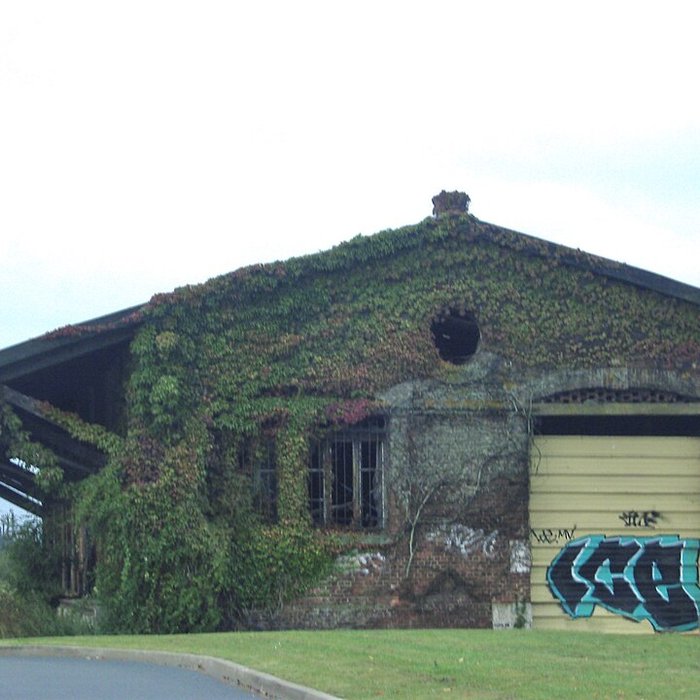 Photo de Gare de Bouchain et sa halle ferroviaire