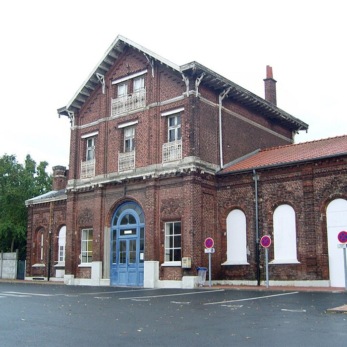 Photo de Gare de Bouchain et sa halle ferroviaire
