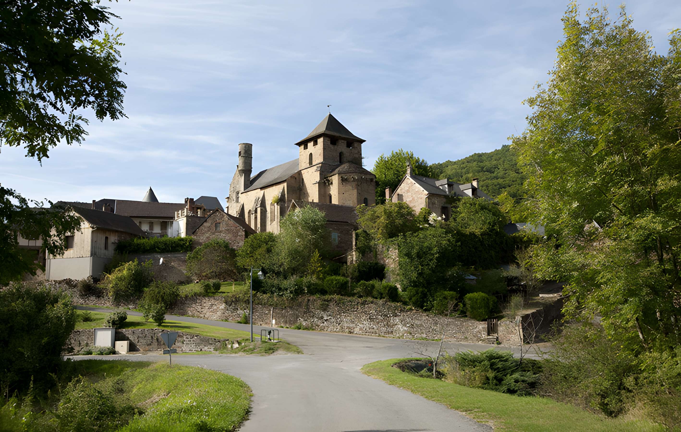 Église Saint-Pierre-ès-Liens de Noailhac