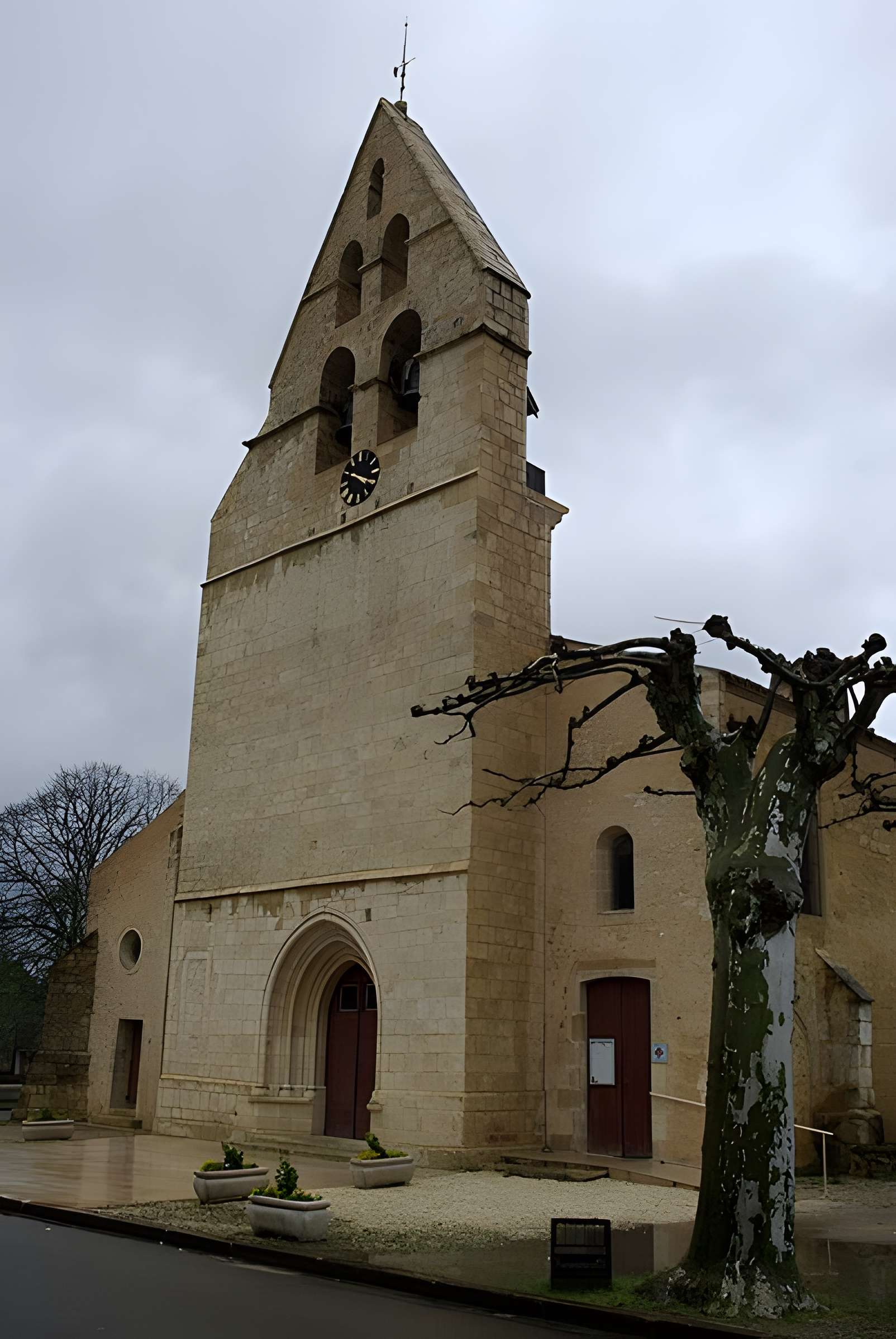 Église Saint-Pierre-ès-Liens de Préchac