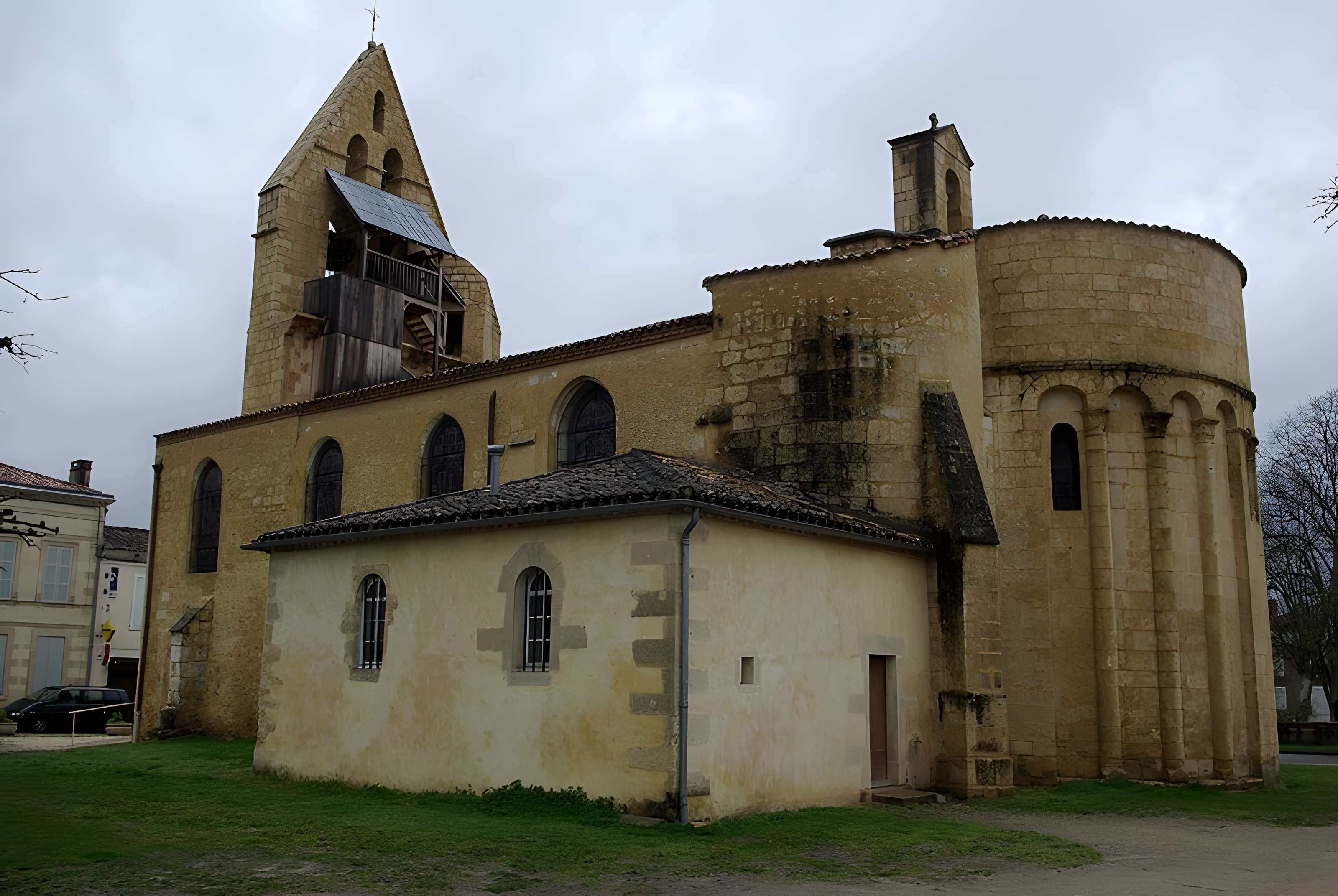 Église Saint-Pierre-ès-Liens de Préchac