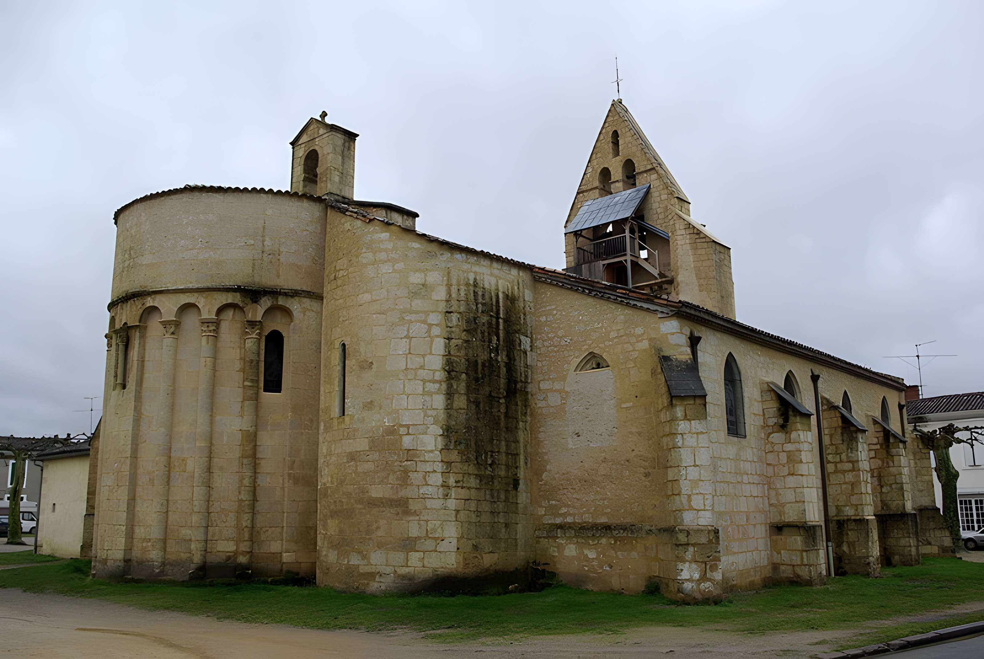 Église Saint-Pierre-ès-Liens de Préchac