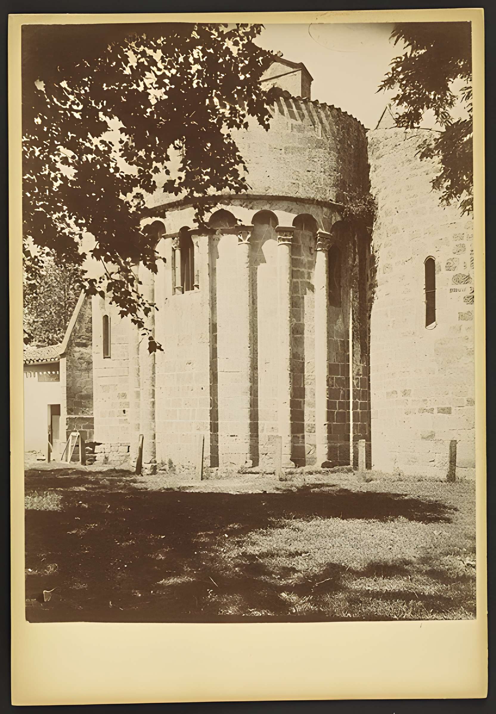 Église Saint-Pierre-ès-Liens de Préchac
