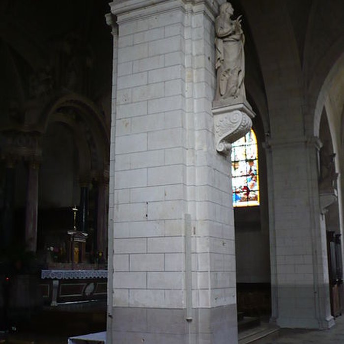 Photo de Église Saint-Pierre-et-Saint-Laurent de Baugé