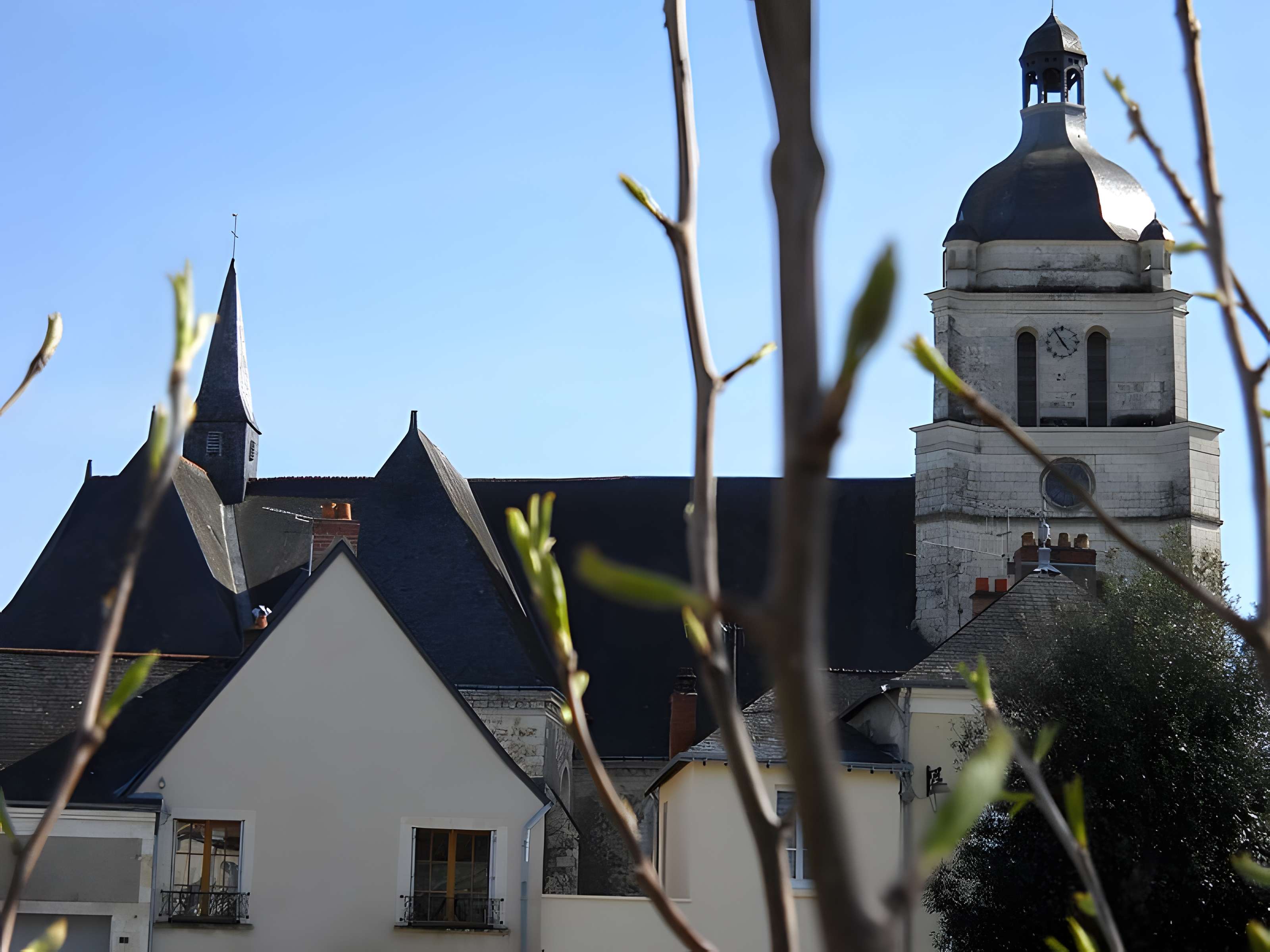 Église Saint-Pierre-et-Saint-Laurent de Baugé