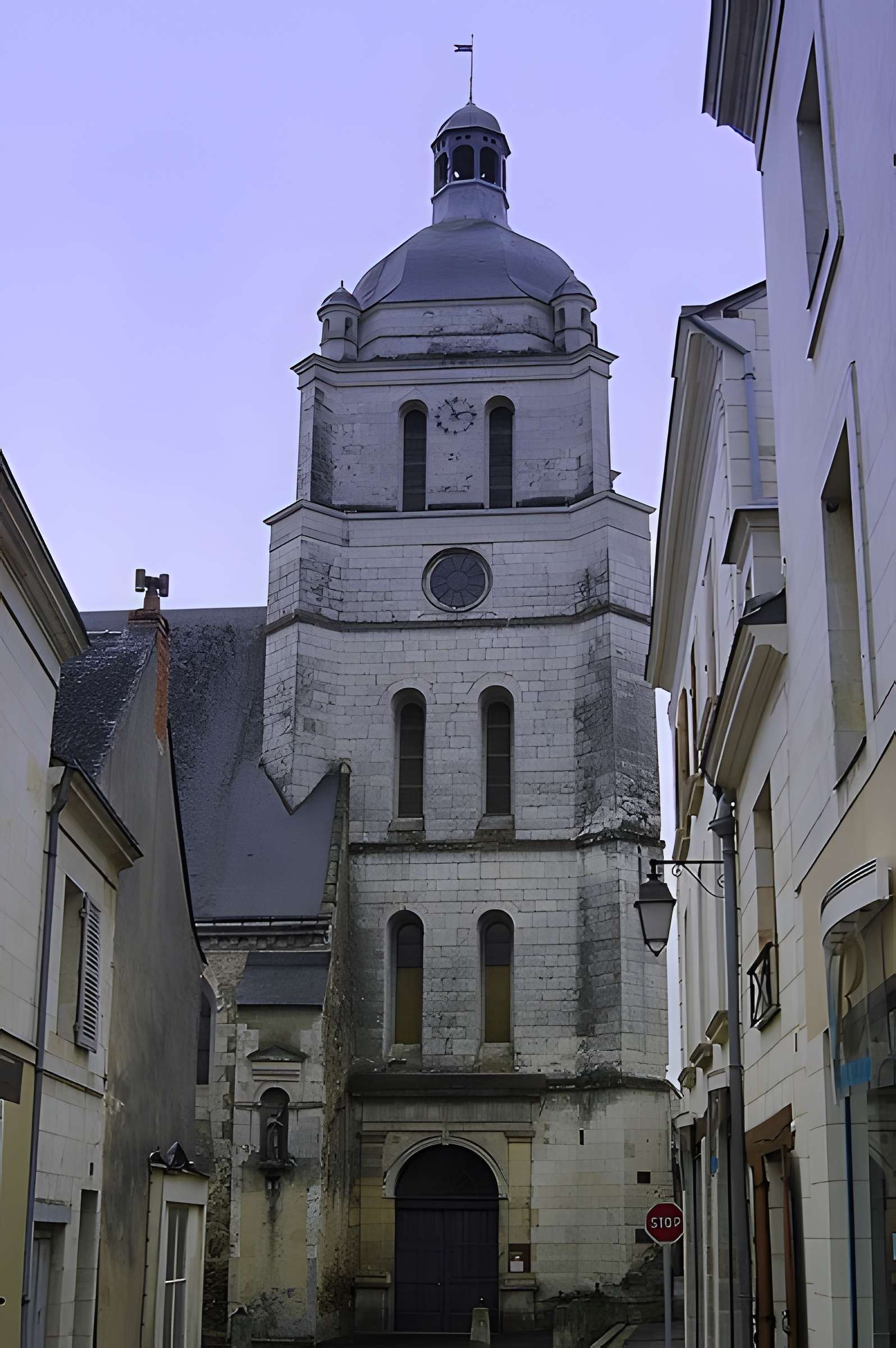 Église Saint-Pierre-et-Saint-Laurent de Baugé