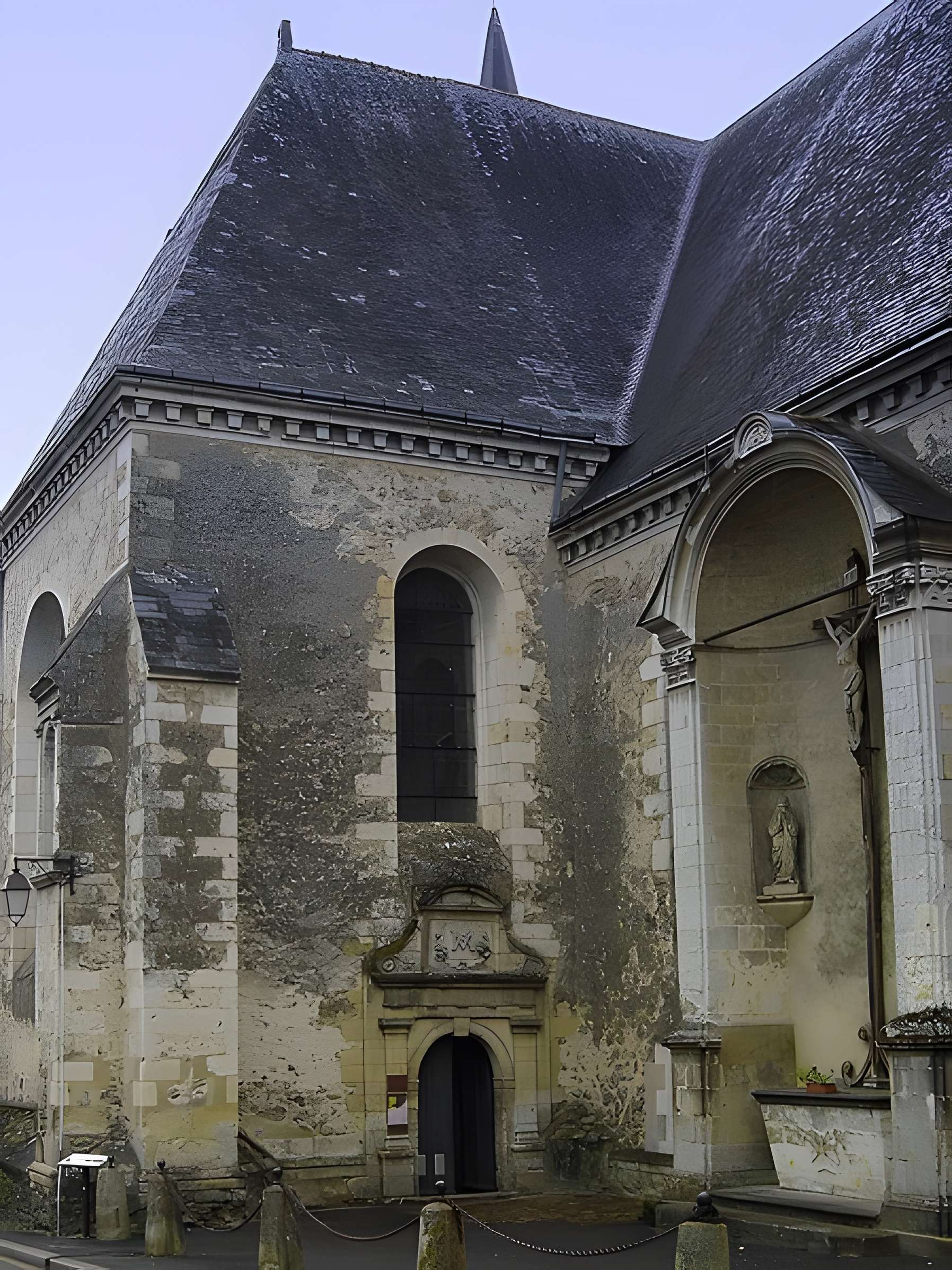 Église Saint-Pierre-et-Saint-Laurent de Baugé